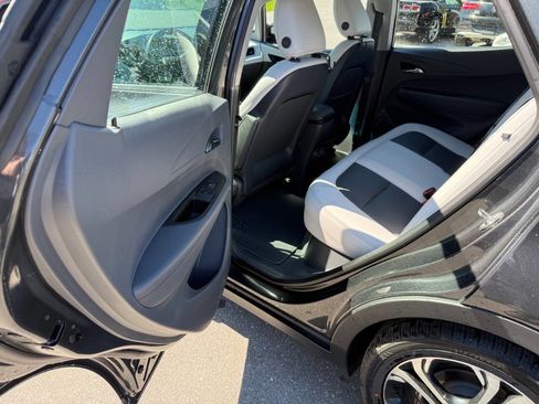 Used 2019 Chevrolet Bolt Premier w/ Infotainment Package FWD image 14