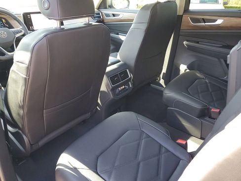New 2026 Volkswagen Atlas SE image 12