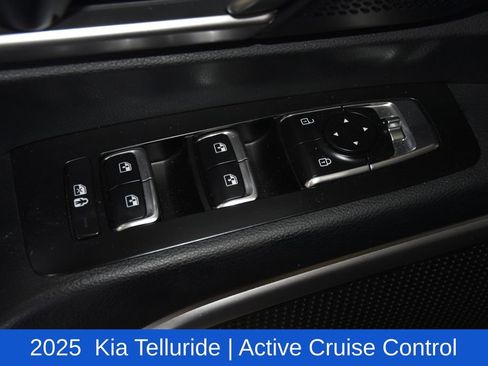 Used 2025 Kia Telluride S image 22