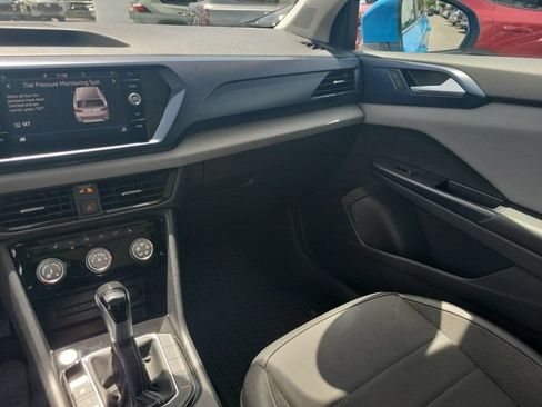 Used 2023 Volkswagen Taos SE w/ Panoramic Sunroof Package FWD image 17