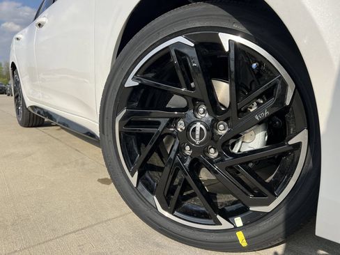 New 2026 Nissan Sentra SR w/ SR Premium Package FWD image 7