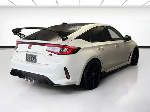 Used 2024 Honda Civic Type R image 3