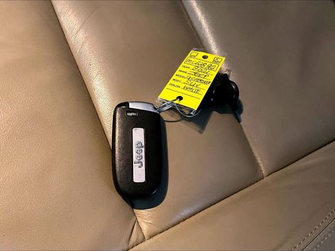 Used 2021 Jeep Grand Cherokee Limited w/ Premium Lighting Group image 14