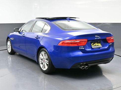 Used 2017 Jaguar XE Premium image 7