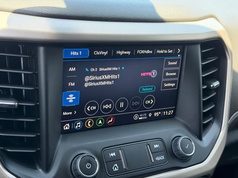 Used 2022 GMC Acadia Denali w/ Denali Ultimate Package FWD image 25