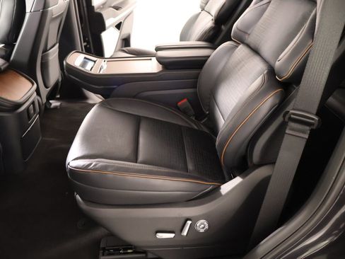 New 2026 Lincoln Navigator Black Label AWD/4WD image 13