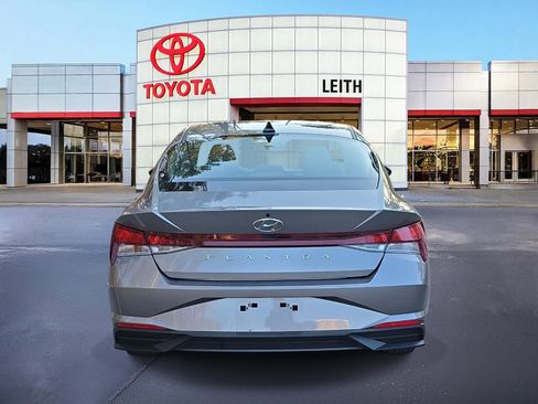 Used 2023 Hyundai Elantra SE image 6