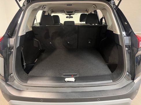 Used 2022 Nissan Rogue SV image 16