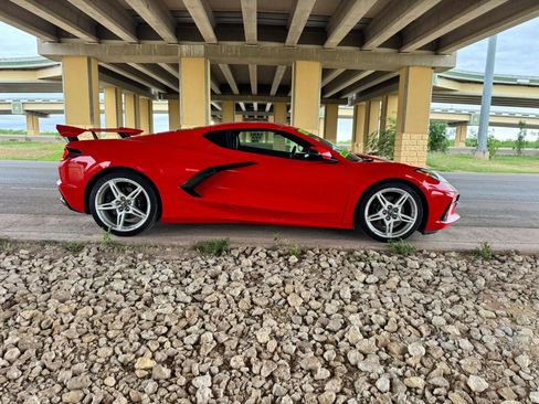 Used 2023 Chevrolet Corvette Stingray Coupe w/ 1LT RWD image 2