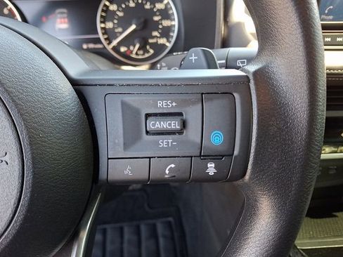 Used 2024 Nissan Rogue SV AWD/4WD image 23