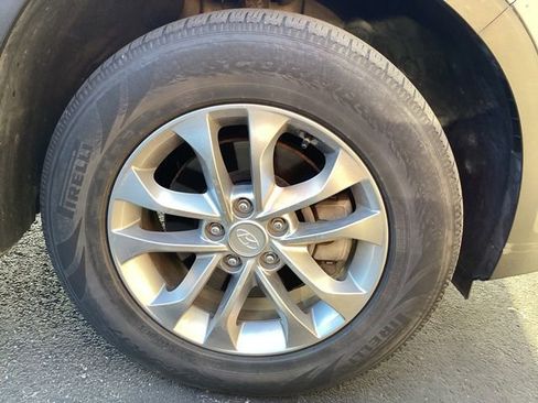Used 2019 Hyundai Santa Fe SE FWD image 8