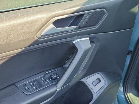 Used 2020 Volkswagen Tiguan SE image 18