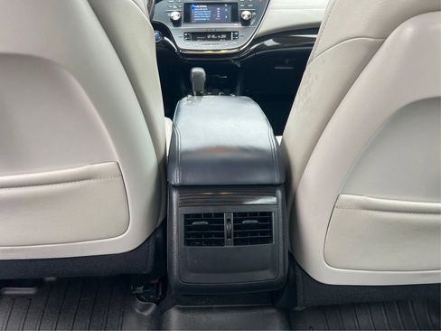 Used 2013 Toyota Avalon XLE Touring image 20