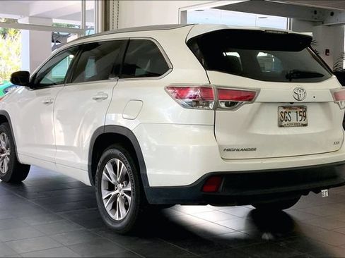 Used 2014 Toyota Highlander XLE FWD image 5