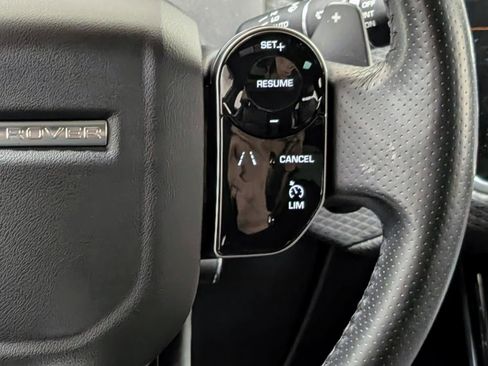 Used 2018 Land Rover Range Rover Velar S image 33