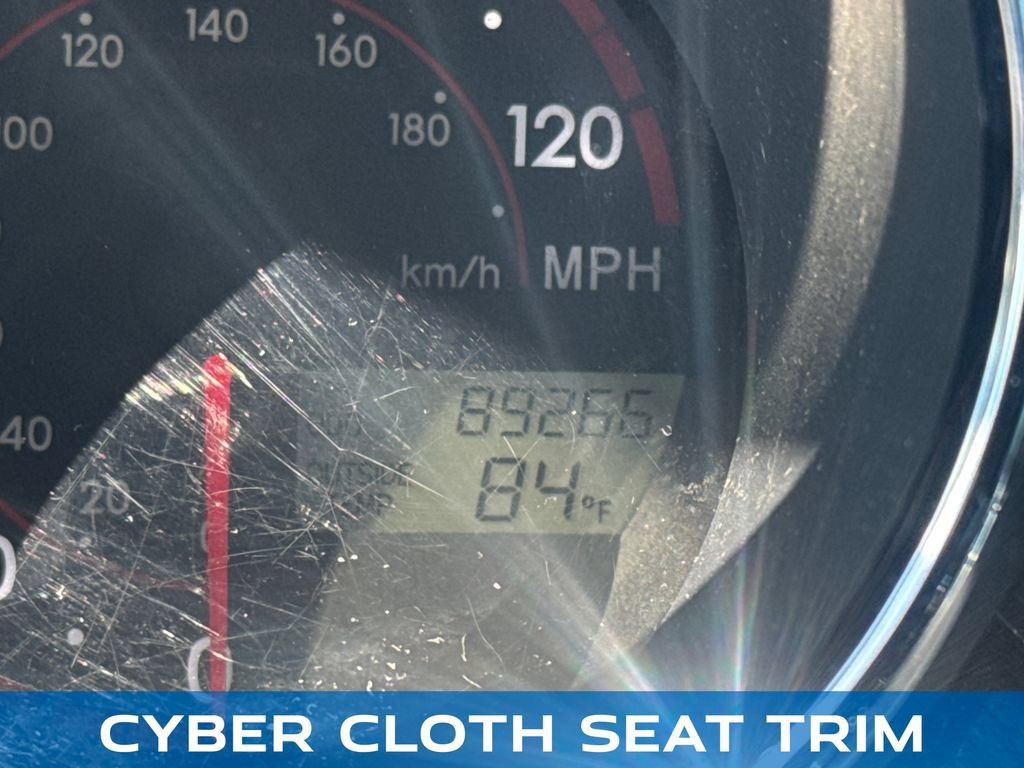 Used 2007 Pontiac Vibe w/ Preferred Package FWD image 16