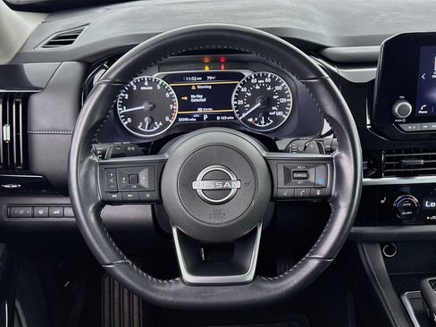 Used 2025 Nissan Pathfinder SV AWD/4WD image 18