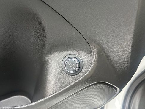 Used 2022 Buick Encore GX Select w/ Sport Touring Package image 15