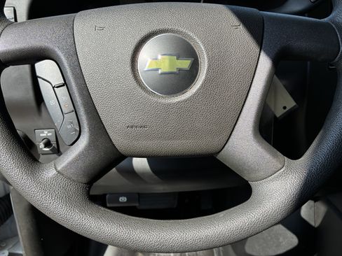 Used 2024 Chevrolet Express 4500 Extended w/ Power Convenience Package RWD image 29