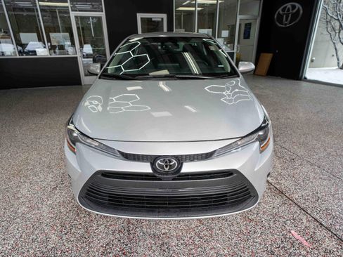 Used 2023 Toyota Corolla LE image 6