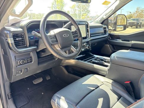 Used 2025 Ford F350 Lariat w/ Lariat Ultimate Package image 6