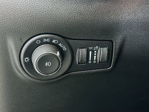Certified 2025 Jeep Compass Limited AWD/4WD image 16