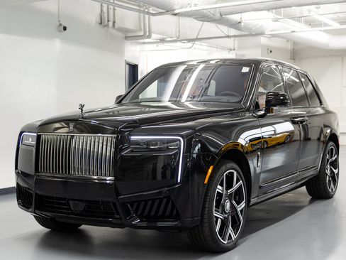 New 2027 Rolls-Royce Cullinan Black Badge AWD/4WD image 2