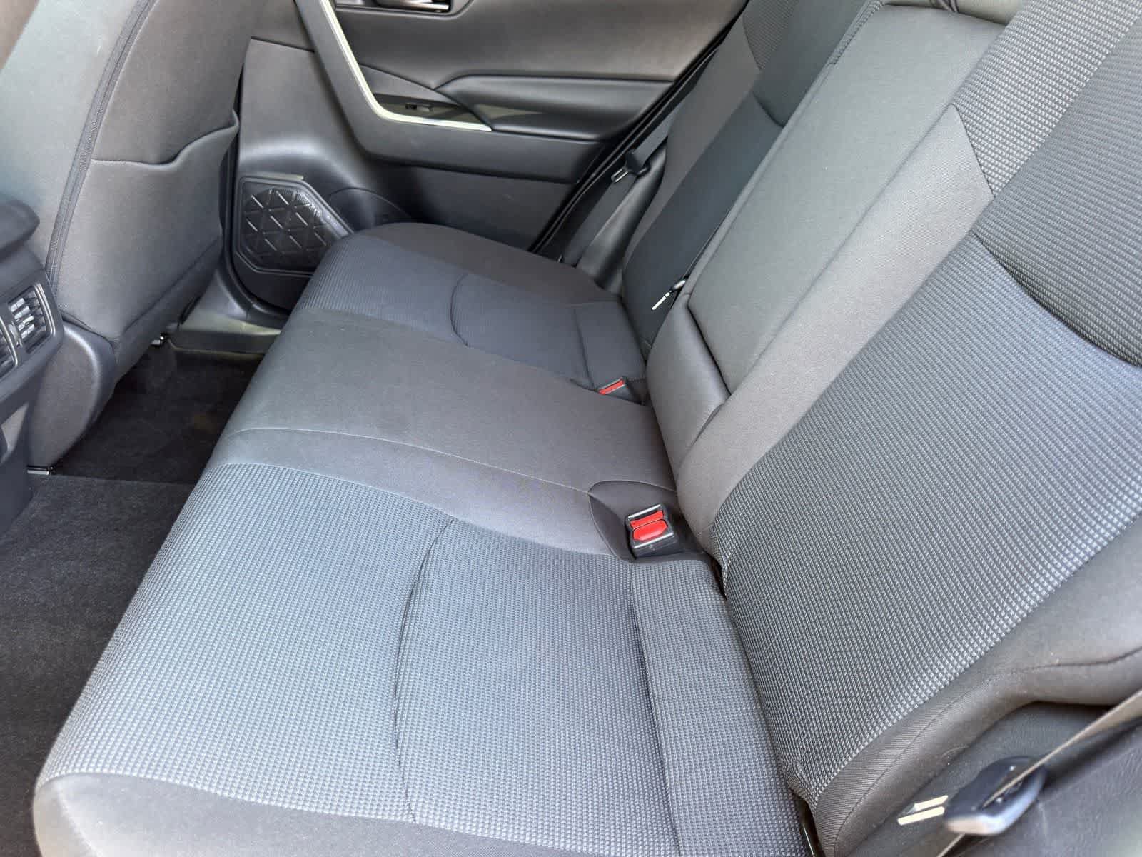 Used 2023 Toyota RAV4 LE AWD/4WD image 29