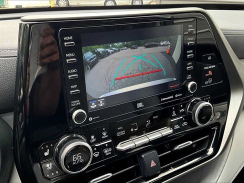 Used 2020 Toyota Highlander Limited AWD/4WD image 28