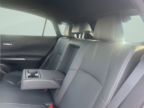 Used 2023 Toyota Venza Limited image 18