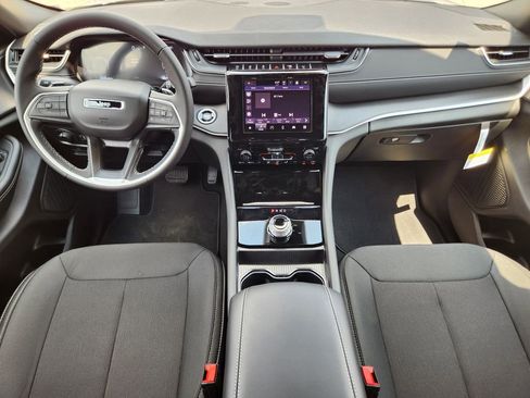 New 2025 Jeep Grand Cherokee L Laredo image 19