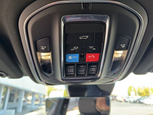 New 2025 Jeep Grand Cherokee L Limited w/ Luxury Tech Group II image 23