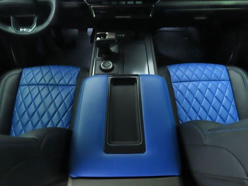 Used 2024 GMC Hummer EV 3X w/ LPO, Illumination Package image 16