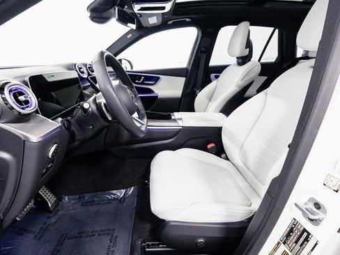 Certified 2026 Mercedes-Benz GLC 300 4MATIC image 8