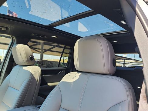 New 2026 GMC Acadia Elevation image 17