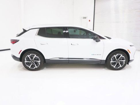 Used 2025 Chevrolet Equinox EV LT w/ Convenience Package FWD image 4