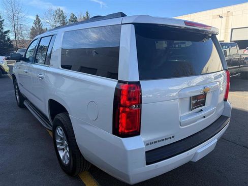 Used 2019 Chevrolet Suburban LT image 9