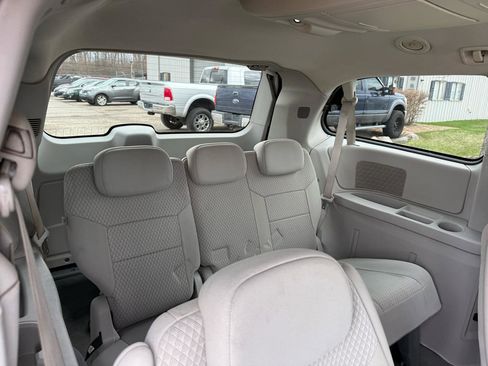 Used 2009 Chrysler Town & Country Touring FWD image 20
