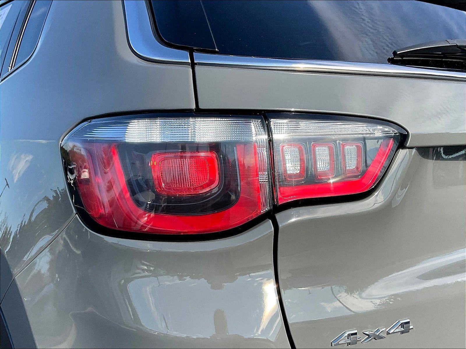 Used 2020 Jeep Compass Limited AWD/4WD image 24