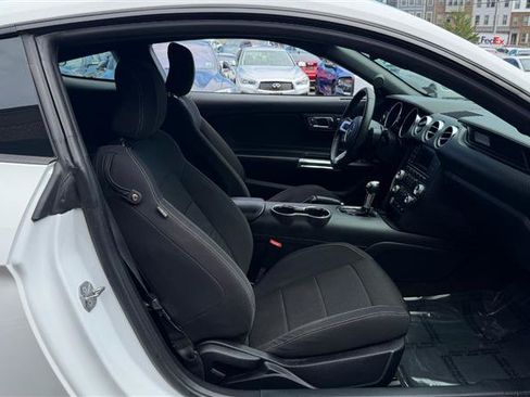 Used 2016 Ford Mustang Coupe RWD image 13