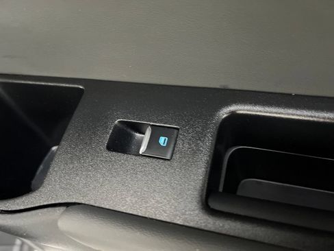 Used 2025 Ford Explorer Active RWD image 34
