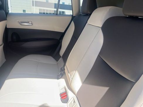Used 2022 Toyota Corolla Cross XLE w/ Convenience Package image 10