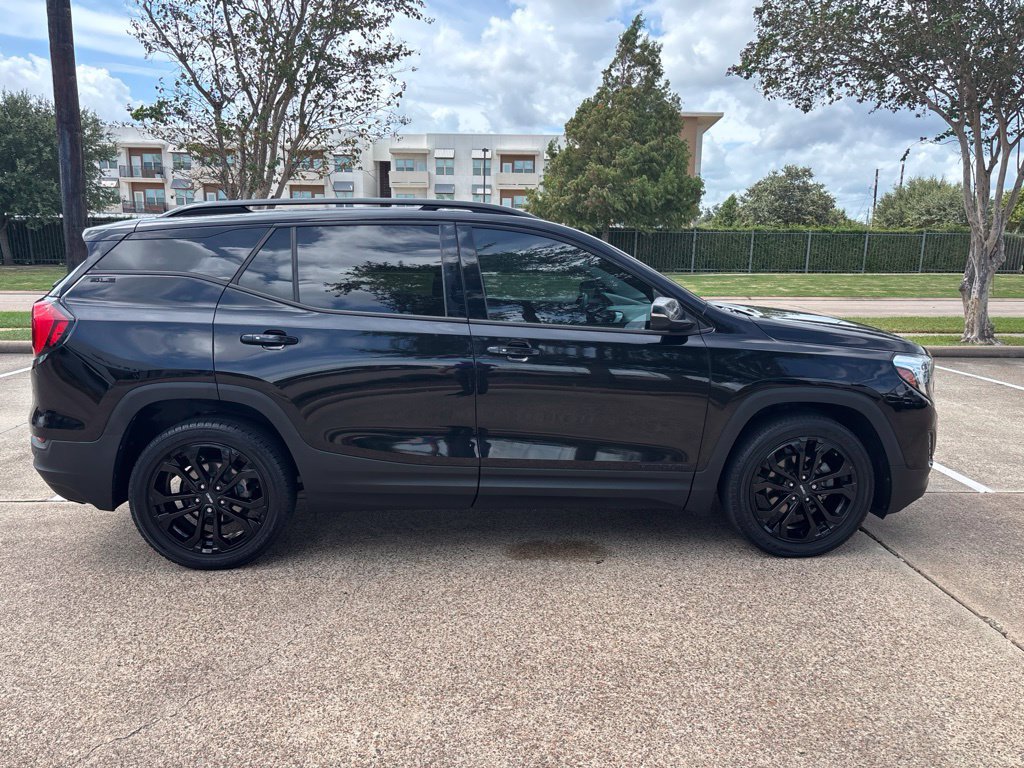 Used 2020 GMC Terrain SLE w/ Driver Convenience Package FWD image 4
