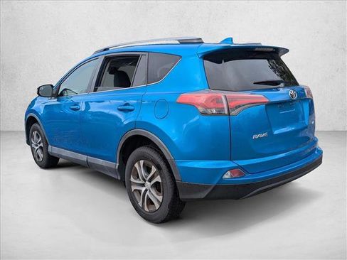 Used 2017 Toyota RAV4 LE image 7