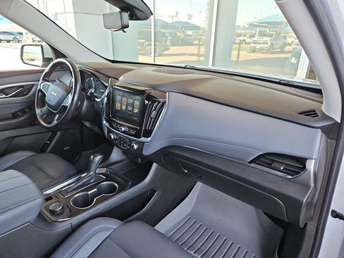 Used 2018 Chevrolet Traverse LT FWD image 23