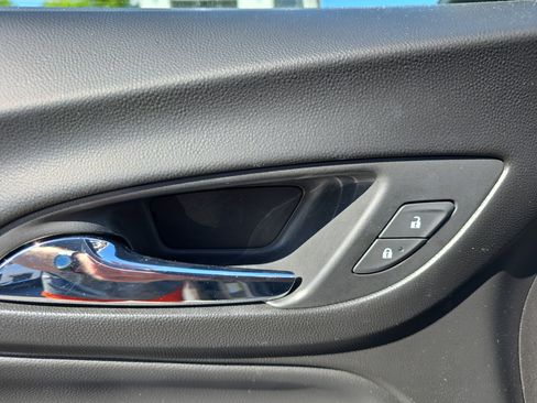Used 2018 Chevrolet Equinox LT AWD/4WD image 18