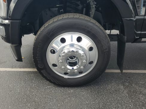 Certified 2024 Ford F450 Platinum w/ FX4 Off-Road Package image 5