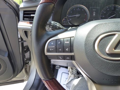 Used 2017 Lexus ES 350 FWD image 24
