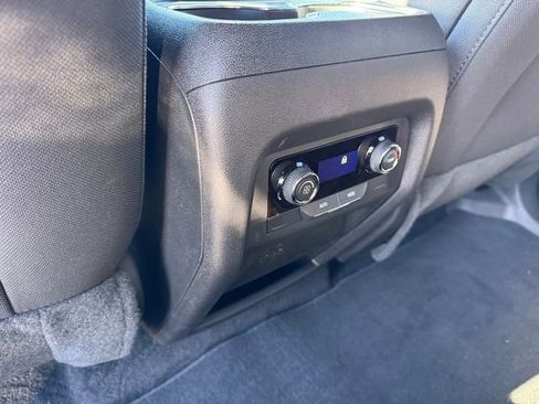 New 2025 Chevrolet Traverse LT image 19