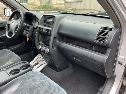 Used 2004 Honda CR-V LX image 8